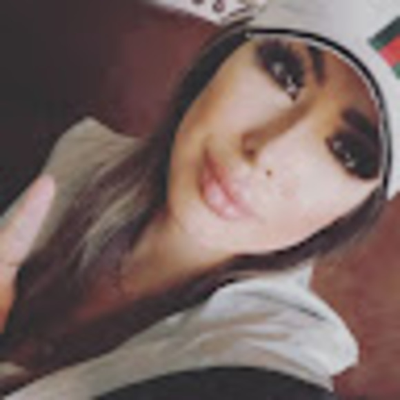 Meet your Posher, Bellelsarielle - Picture 1 of 1